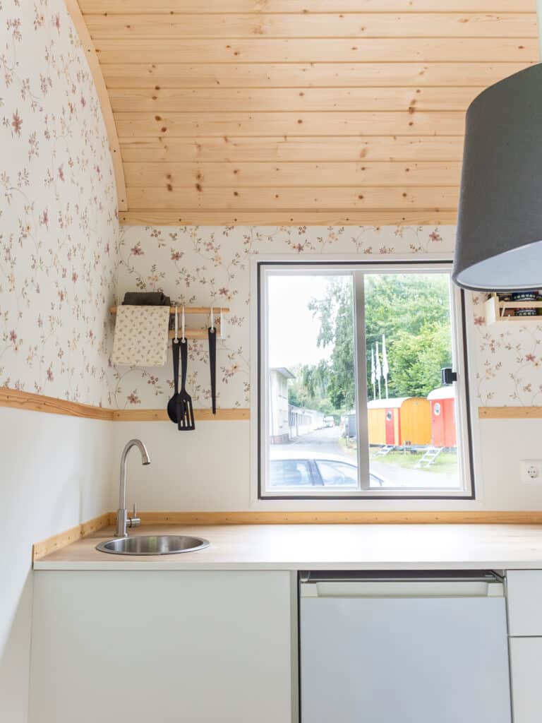 Leben im Tiny House: vollausgestattete Küche